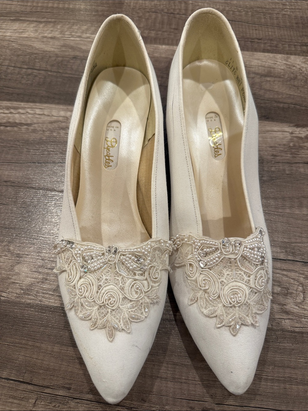 Wedding shoes Pajar Ivory Lace Beaded Pointed mini heel